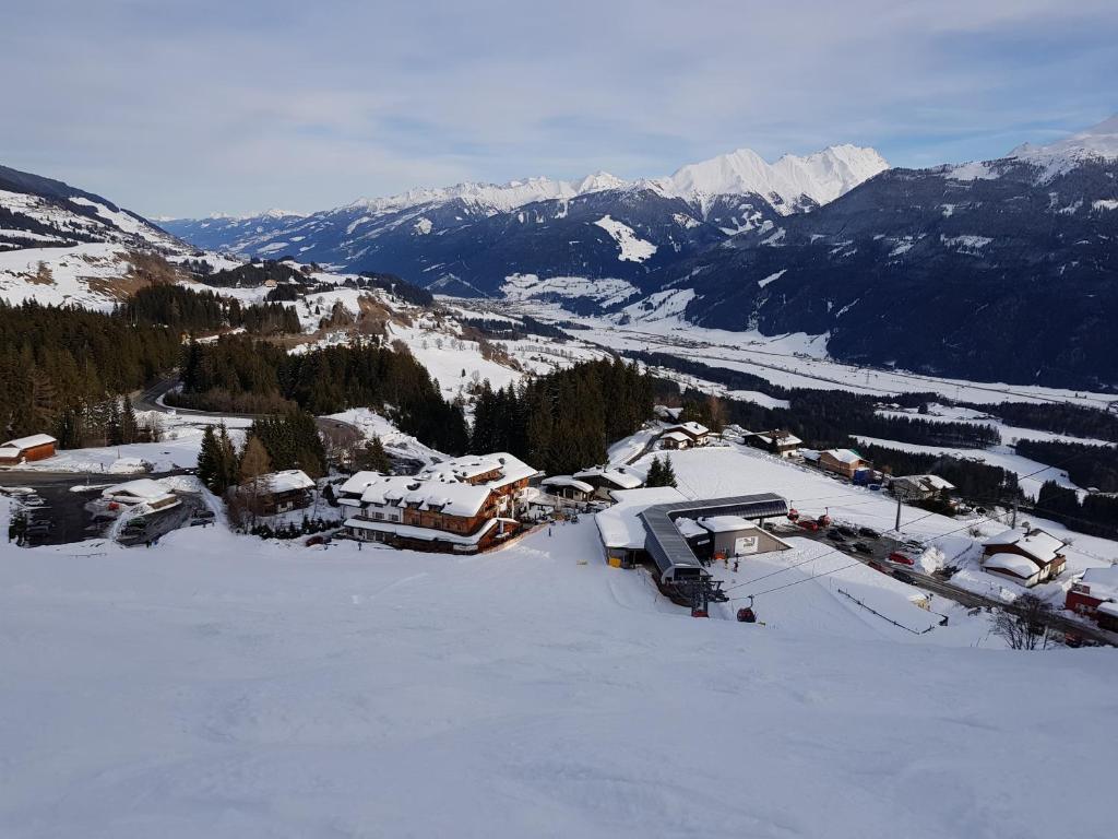 Panorama Chalets am Pass Thurn room 2